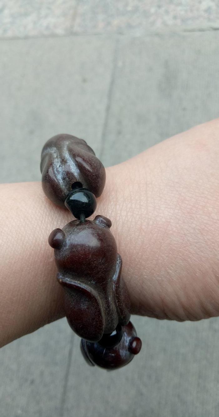 乡下收的红玉蝉手串6颗