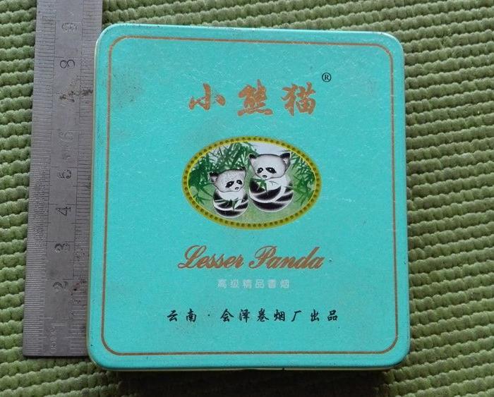 小熊猫香烟铁盒