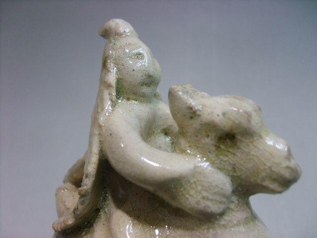 *唐时期相州窑青瓷马上人【有瑕疵】