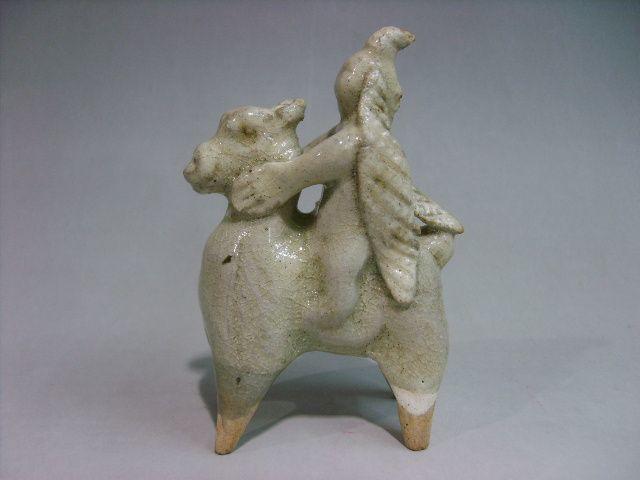 *唐时期相州窑青瓷马上人【有瑕疵】