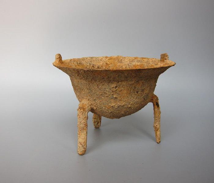 *铁器北宋三足鼎香炉老古董古玩包老保真