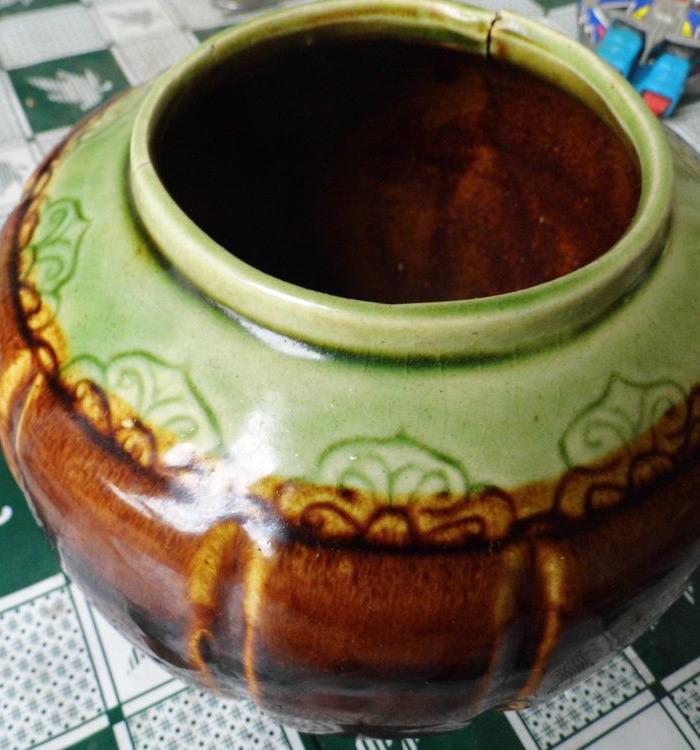 清库处理瓜棱罐一只