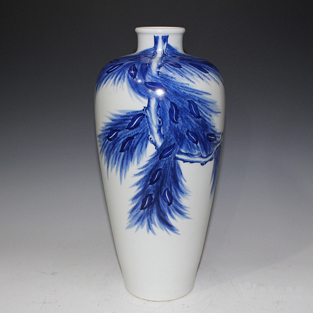 民国珠山八友王步青花花鸟纹瓶