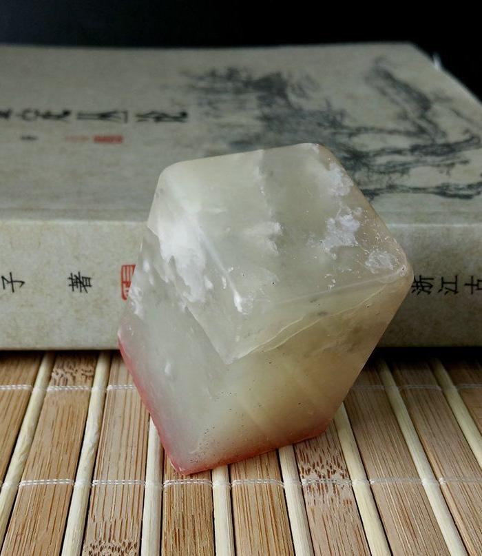 民国 书画家倪田篆刻的福建寿山高山冻石闲章 为客五更愁