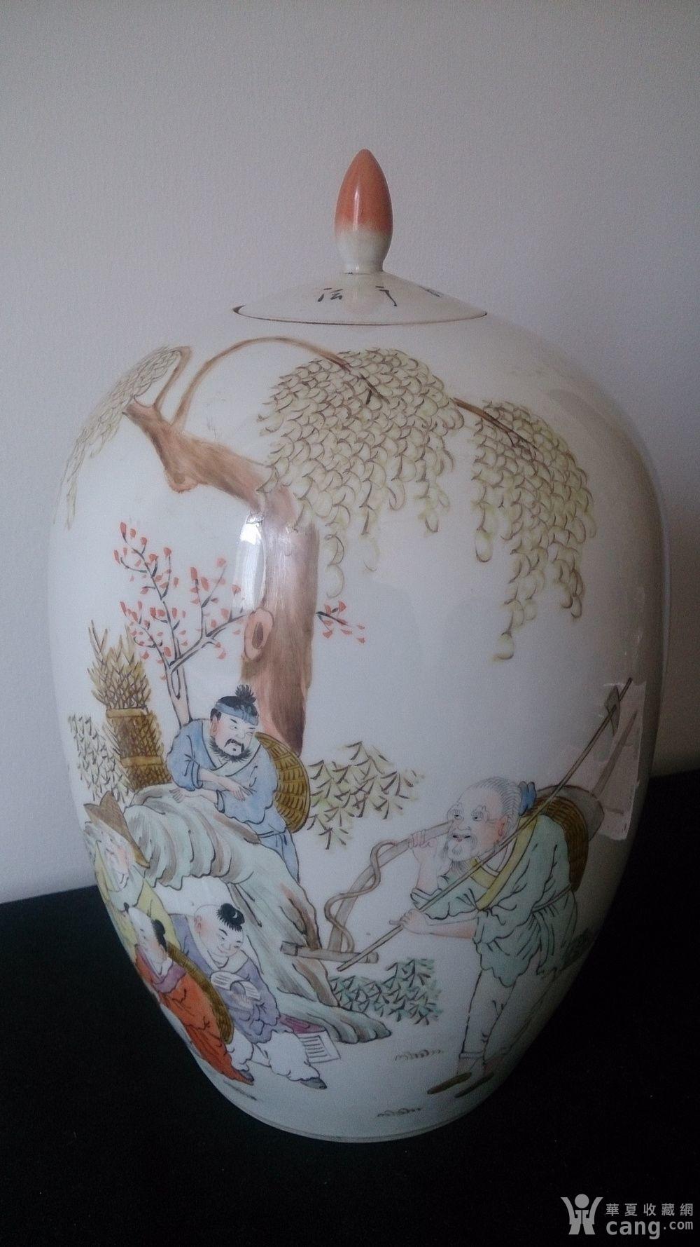 任焕章浅降彩鱼焦耕读冬瓜罐.高33cm.底径13.8cm.