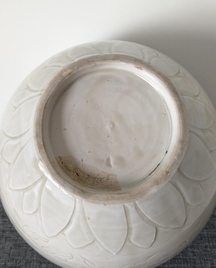 定窑刻花卉纹罐