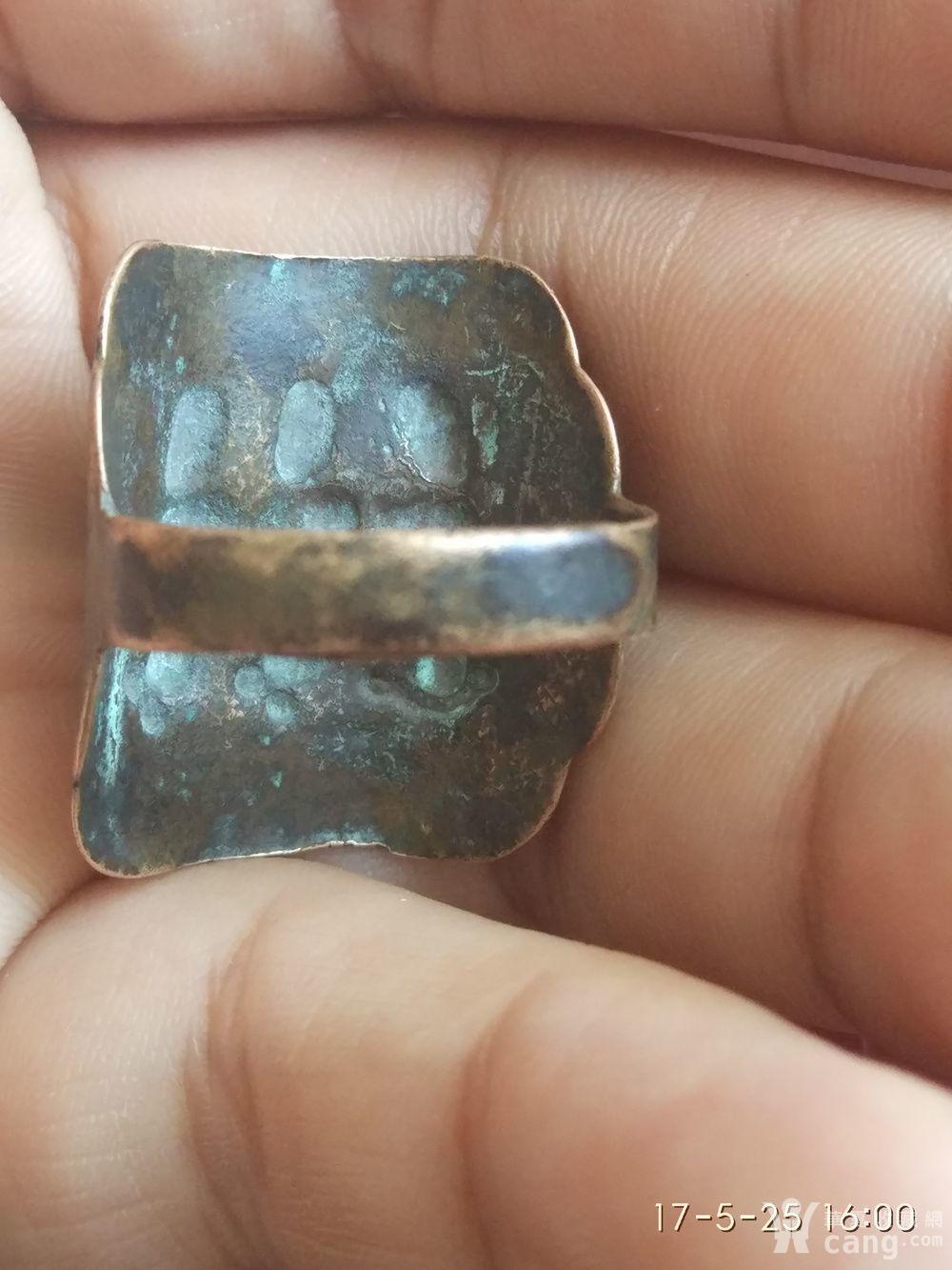 清代人物纹铜戒指