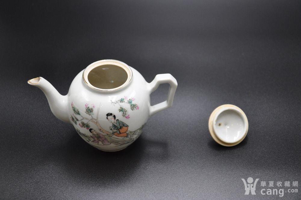 民国绘仕女茶壶 公兴昌底款