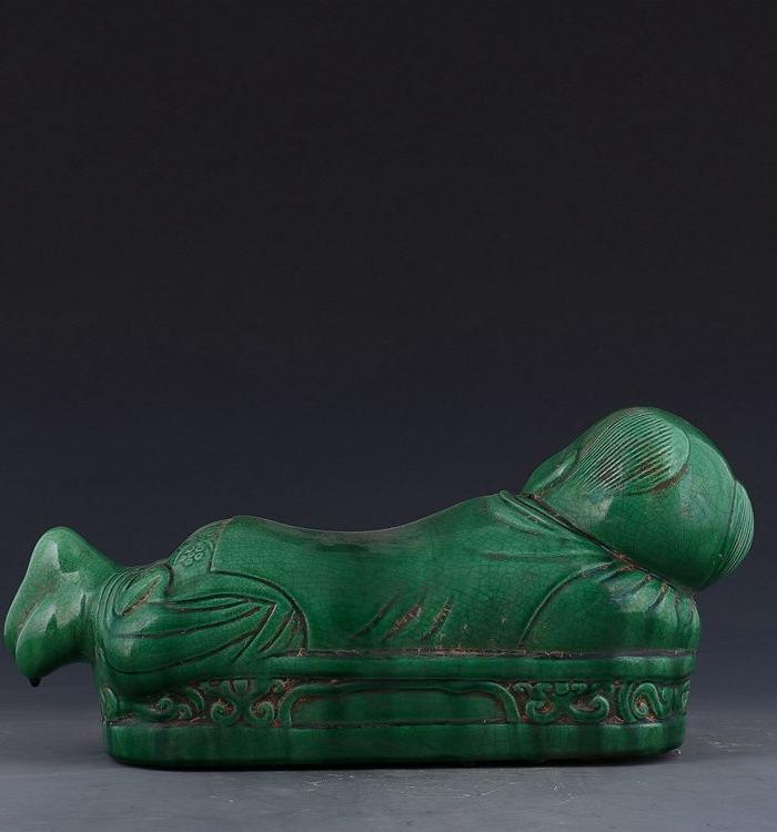 宋定窑绿釉孩儿枕 婴儿枕 瓷枕