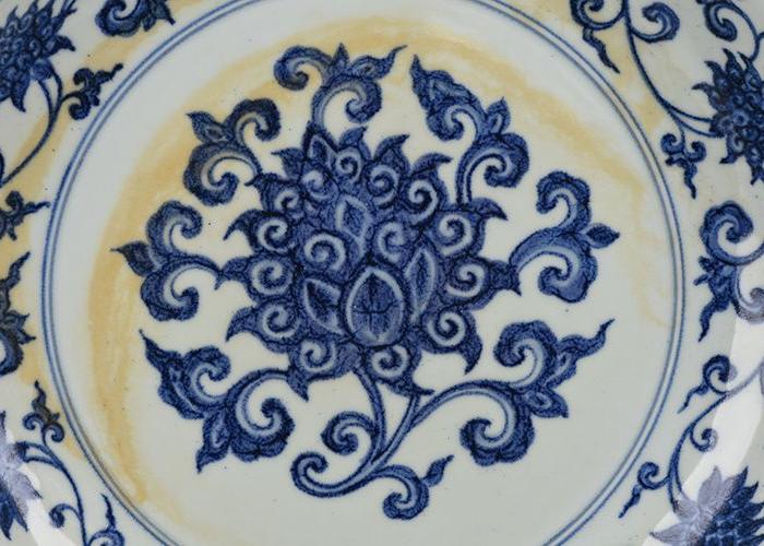 包老保真 明 宣德 青花 缠枝莲纹 西番莲纹 盘