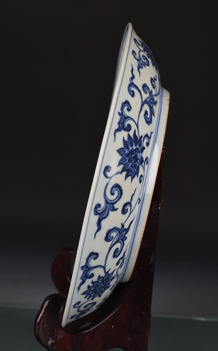 包老保真 明 宣德 青花 缠枝莲纹 西番莲纹 盘