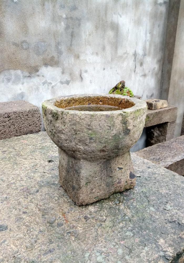 江啸堂 藏品 古玩 清代连体小石盆1个天圆地方老石盆花盆