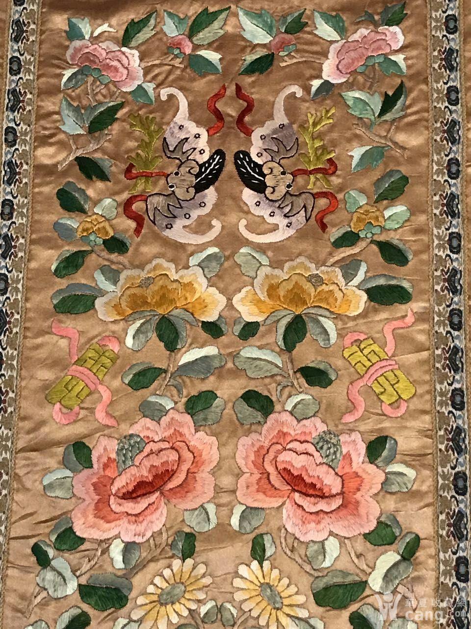 传统 刺绣 蝙蝠 花朵 绣品