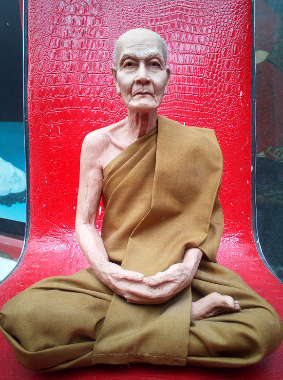 回流泰国肉身佛