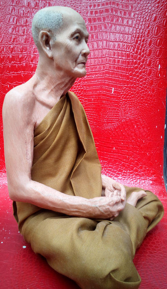 回流泰国肉身佛