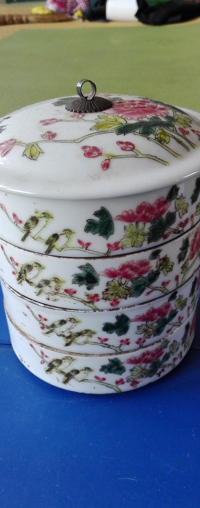 光绪浅绛彩名家张子英作富贵白头针线盒一套五件