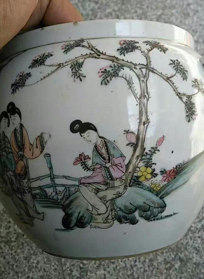 民国胡子林的粉彩仕女大盖罐