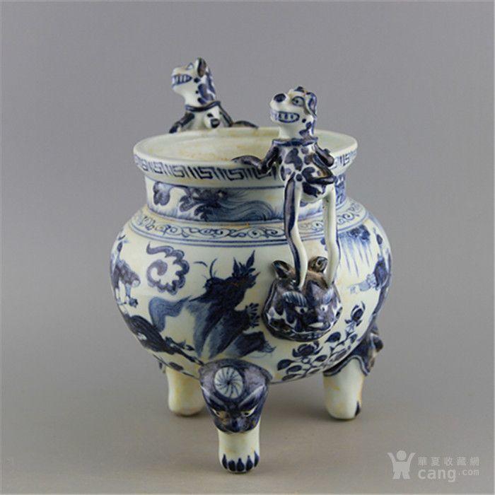 元青花手绘人物纹三足香炉