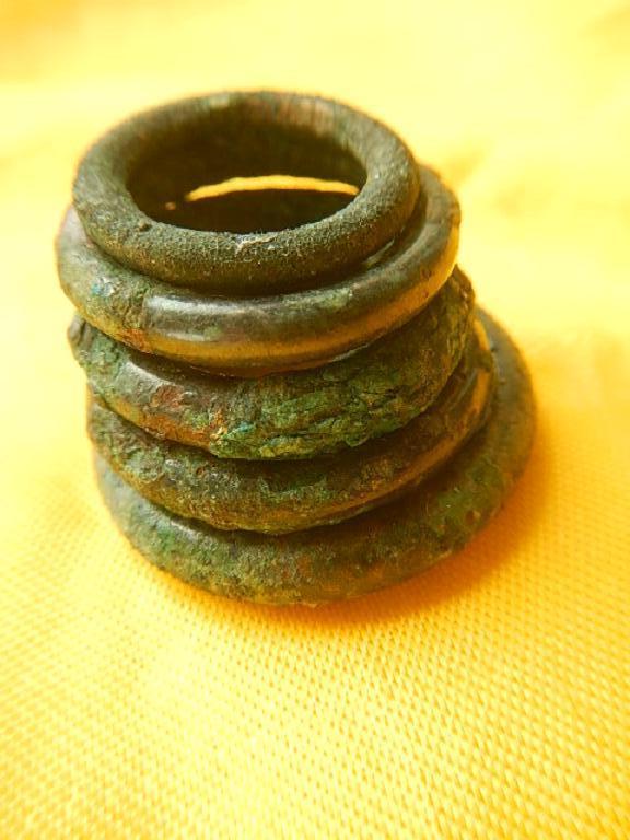 一组战汉青铜环权