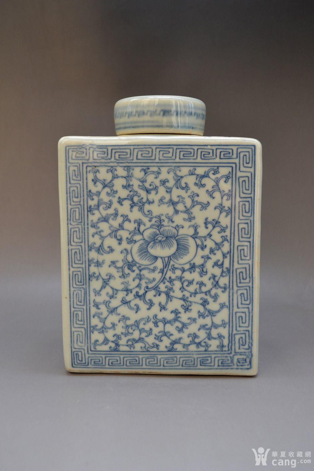 清嘉庆 青花铁线描茶叶罐