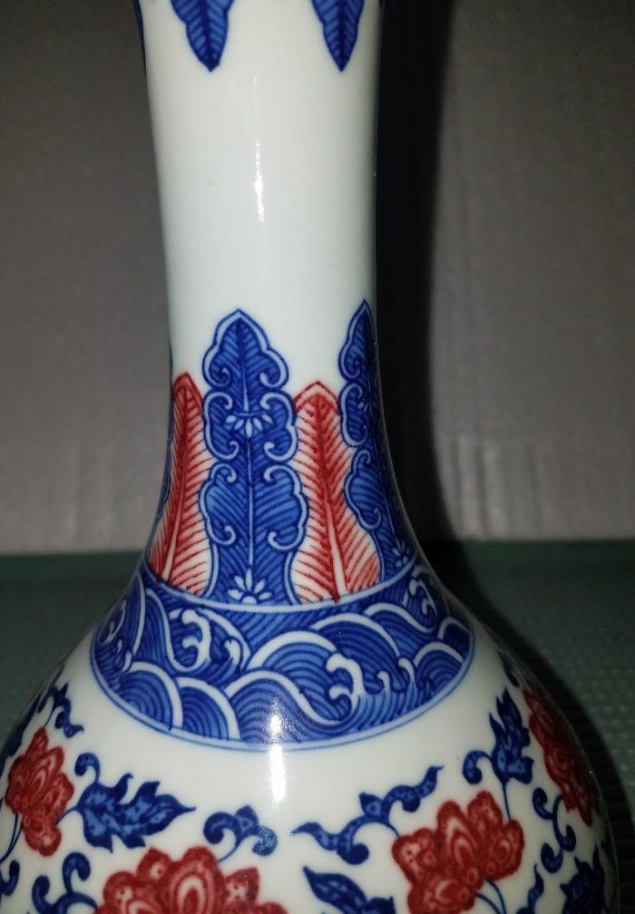 青花釉里红花卉蒜头瓶