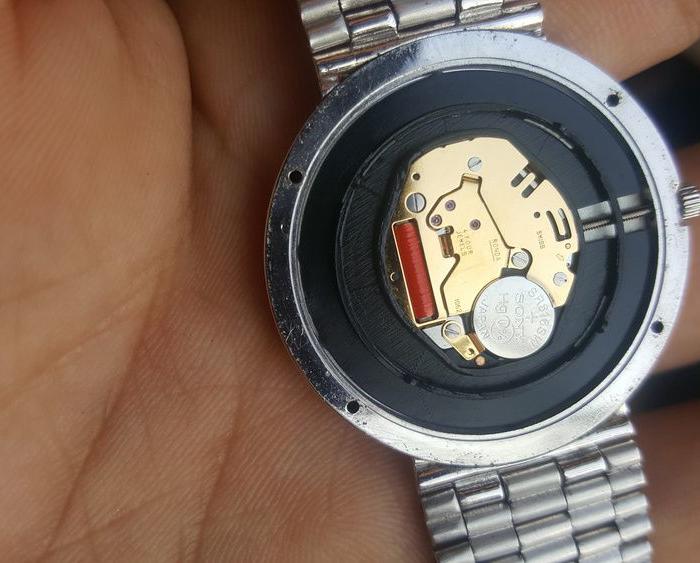 伯爵男款石英表,全钢,搭载瑞士朗达4钻机芯