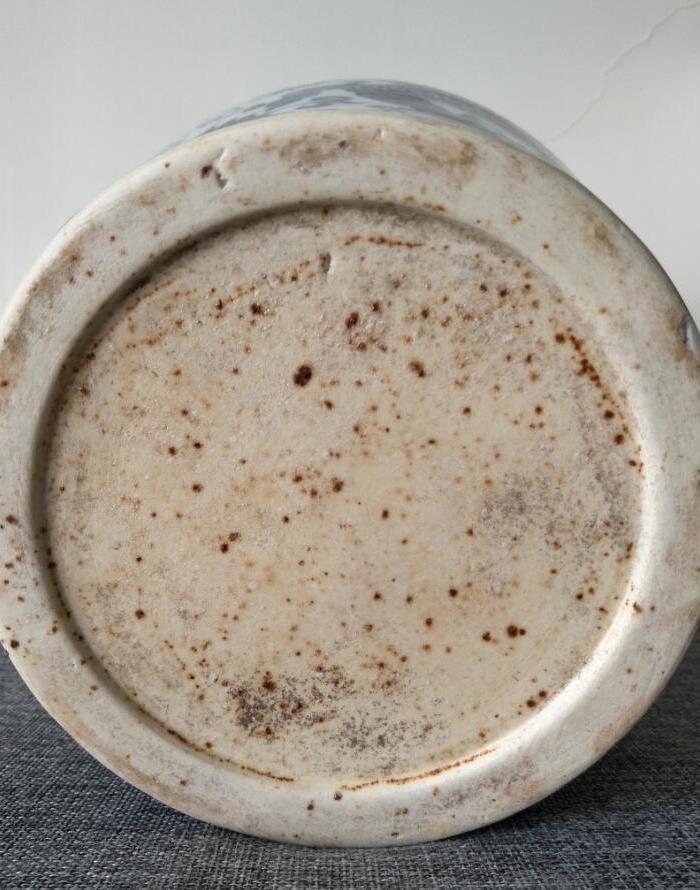 青花缠枝龙纹梅瓶