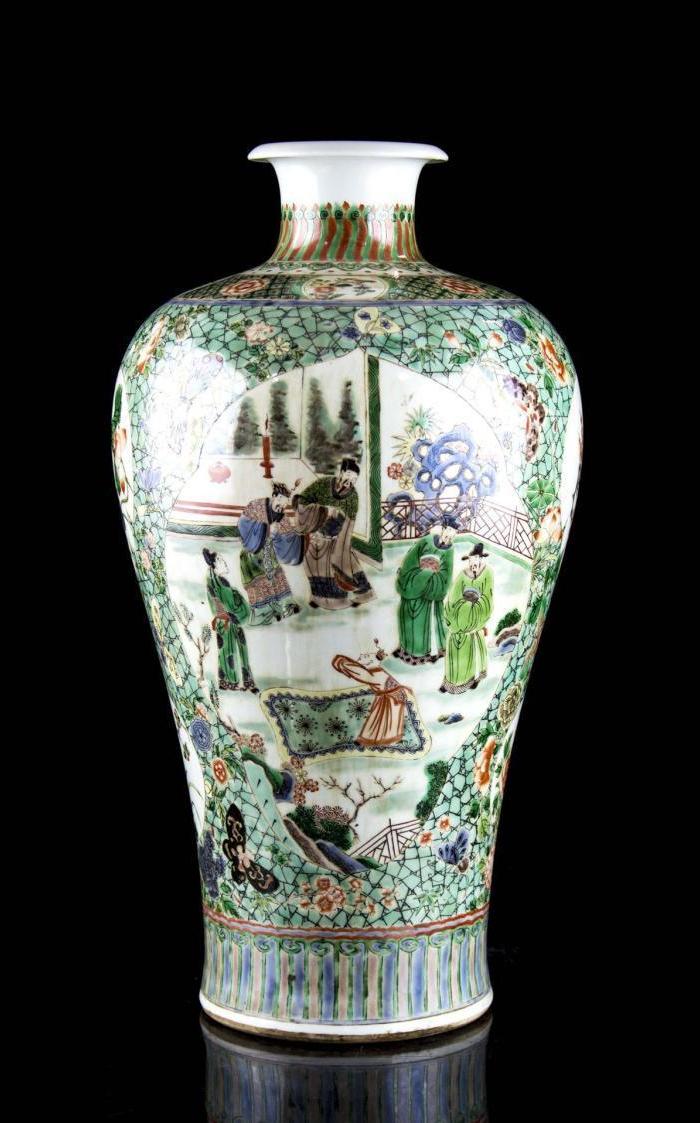 康熙年粉彩人物故事瓶