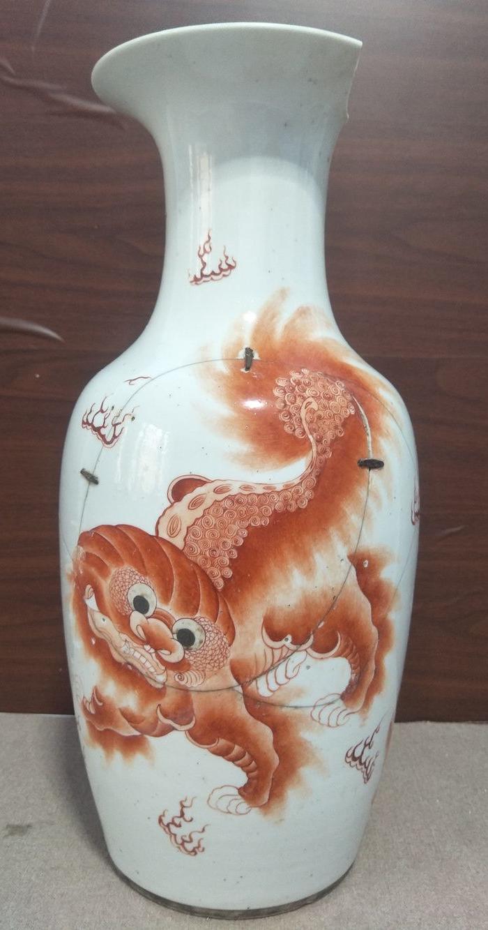 包老保真清晚期大名家方家珍黄狮子大瓶