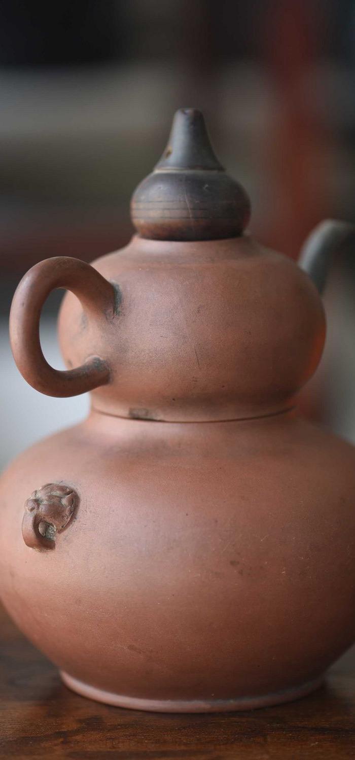 清代葫芦形状紫砂茶壶