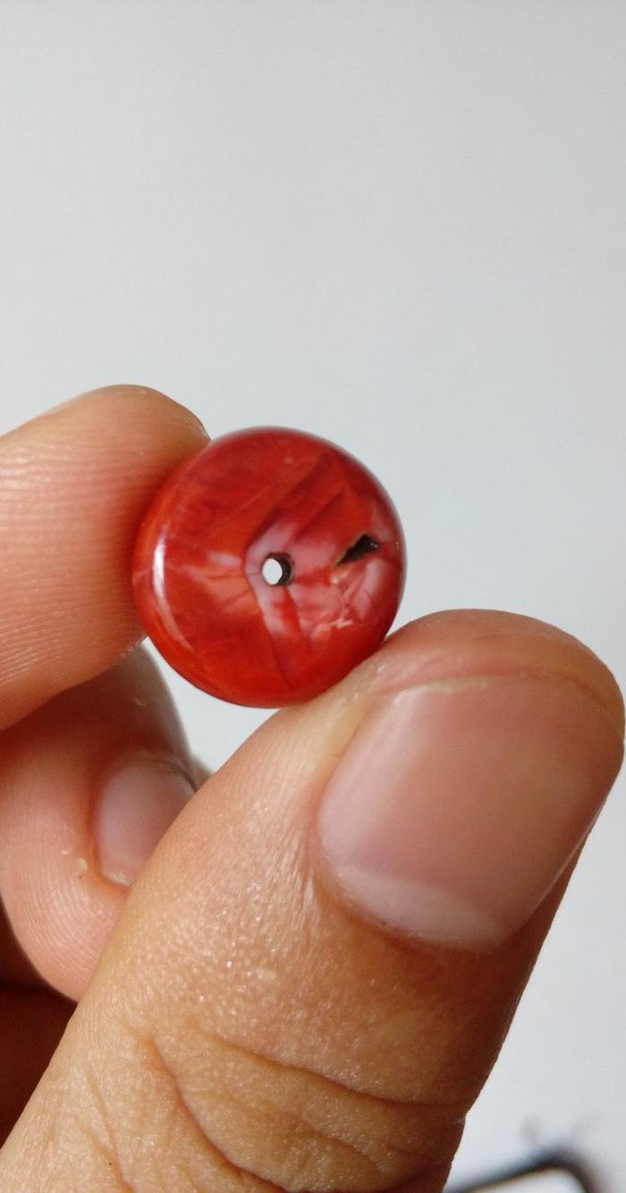 一颗几十年的老南红玛瑙珠子