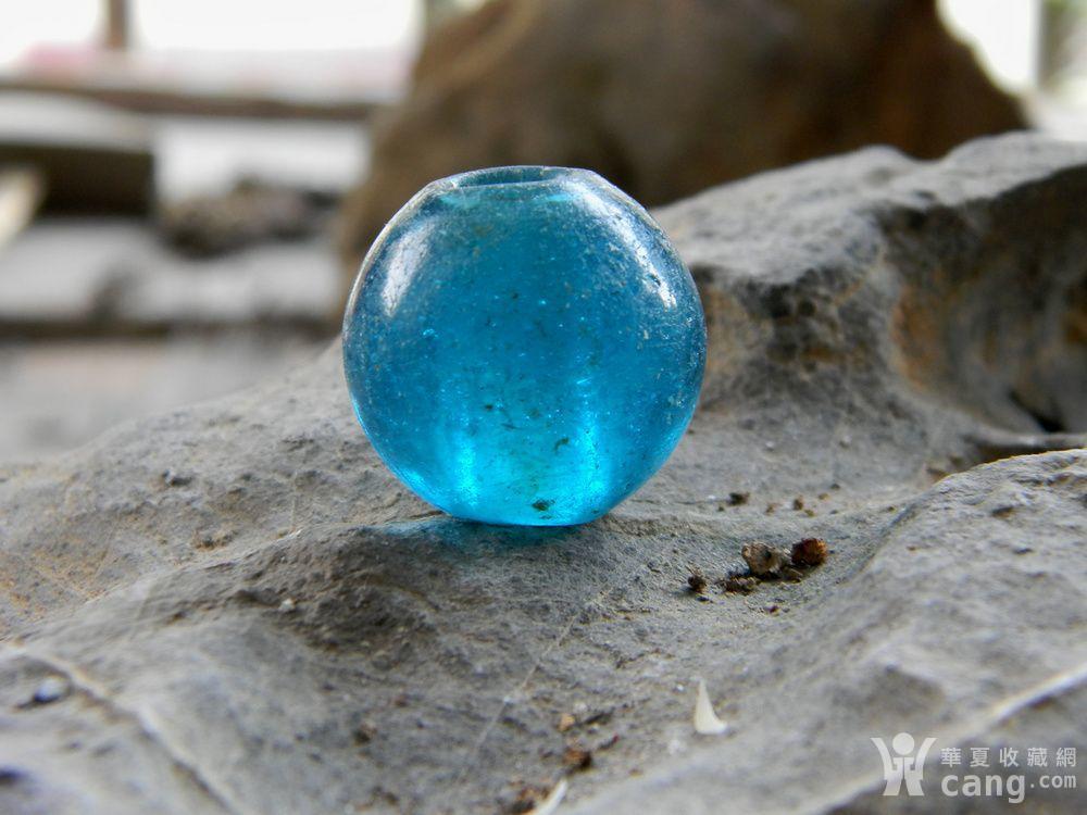 大颗清代宝石蓝琉璃珠