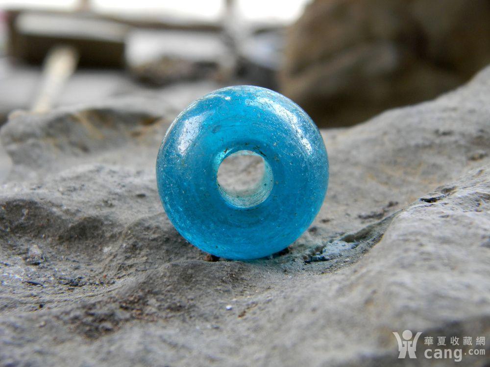 大颗清代宝石蓝琉璃珠