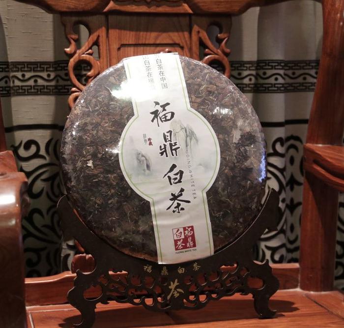 福鼎白茶6斤茶饼摆件