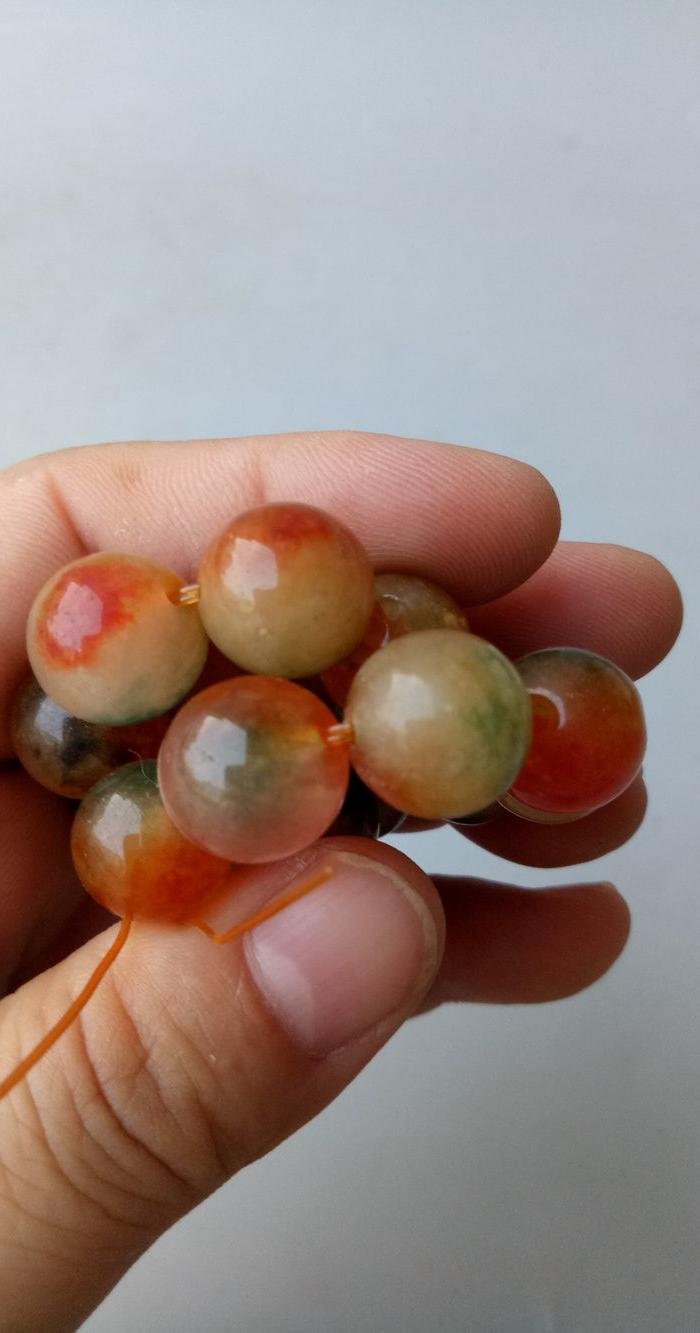 精美的彩色翡翠珠子手串16颗