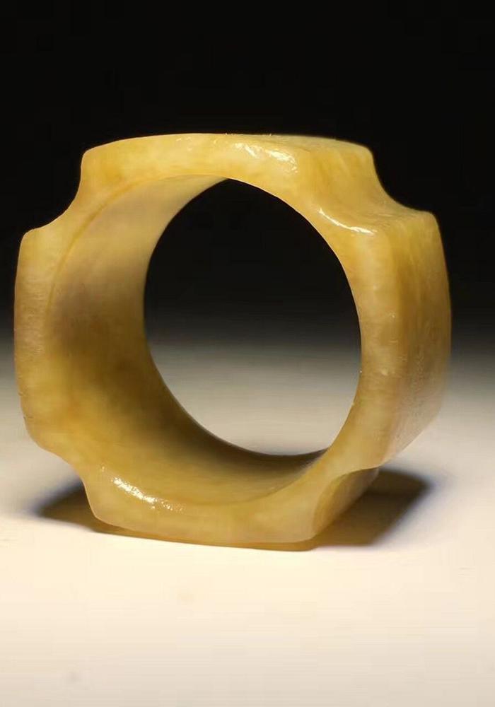 明代和田玉玉扳指,细节如图