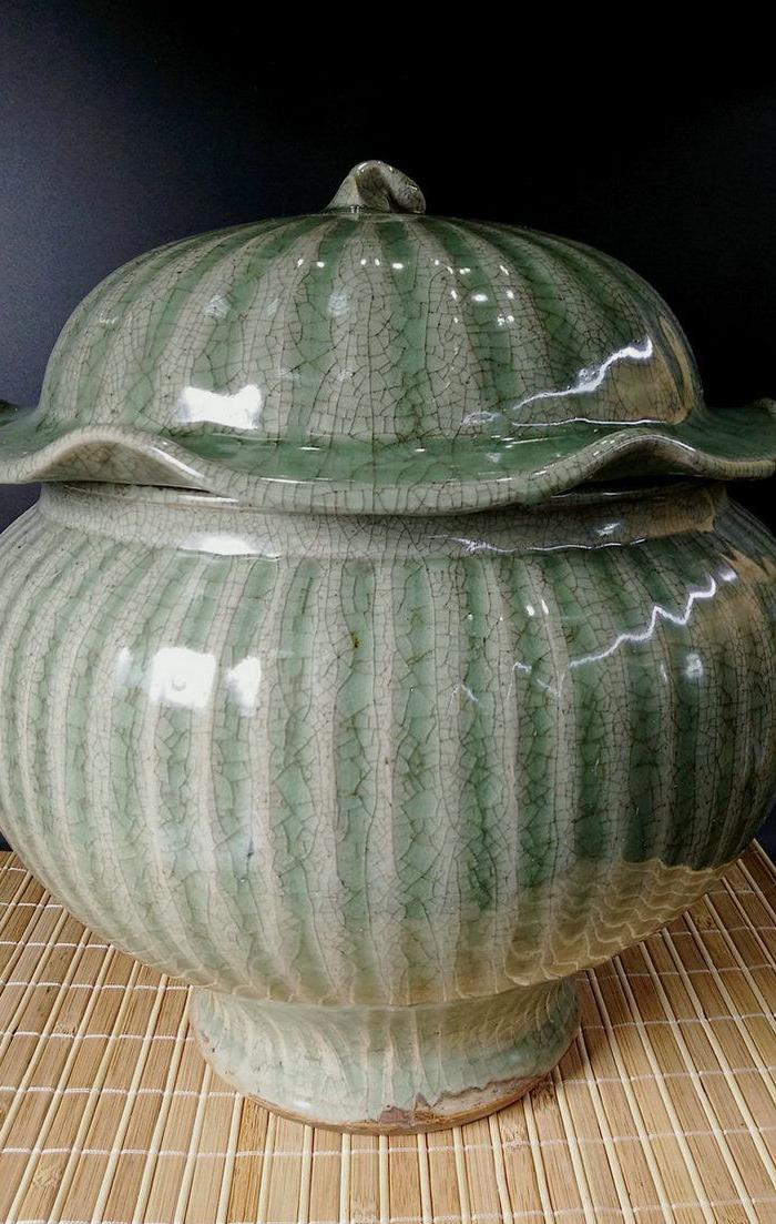 龙泉青瓷荷叶盖罐 瓜棱青瓷荷叶盖缸