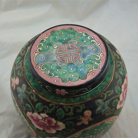 民国 黑底寿字堆花古彩老罐子