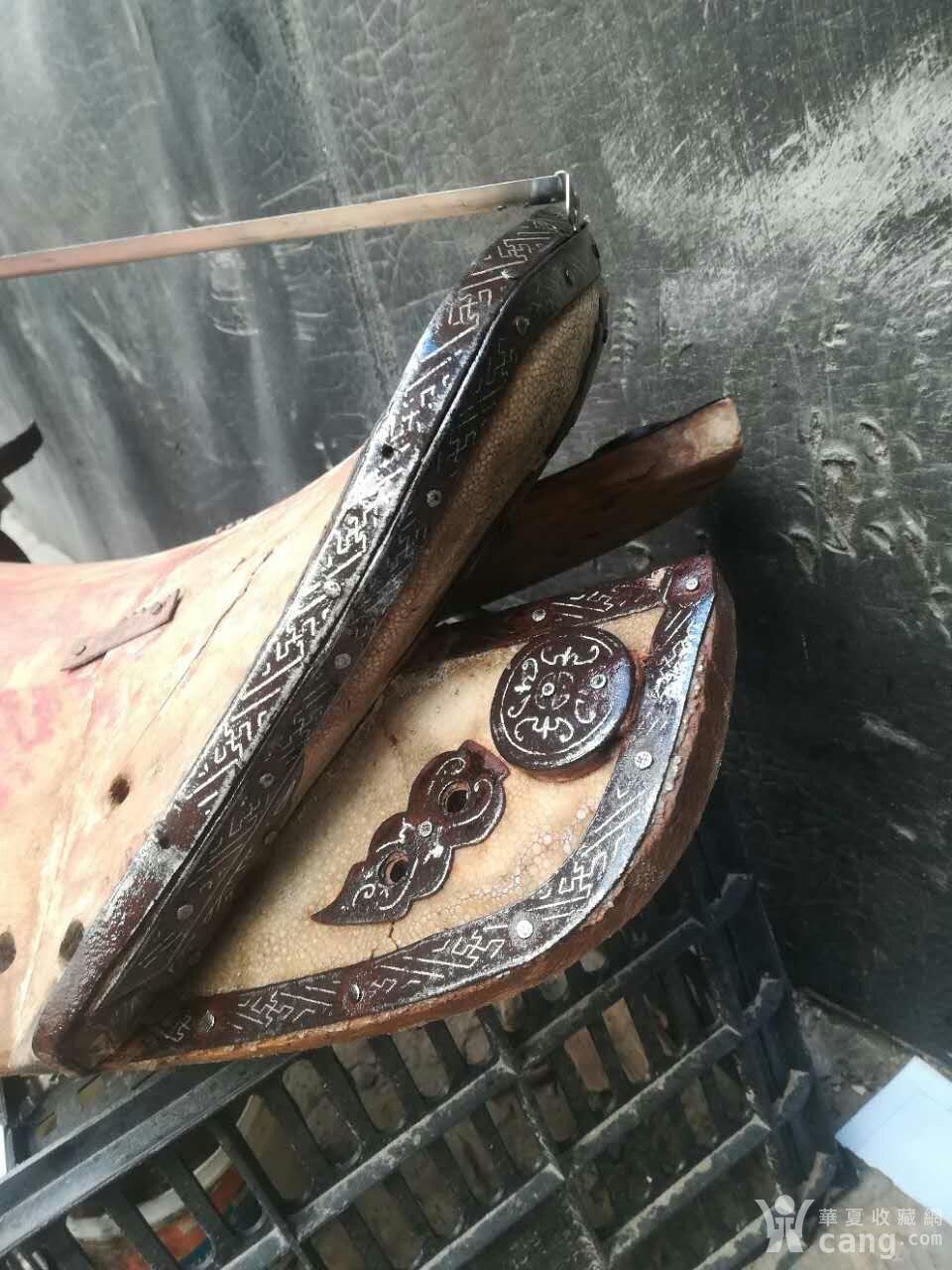 清代珍珠鱼皮铁剪银马鞍