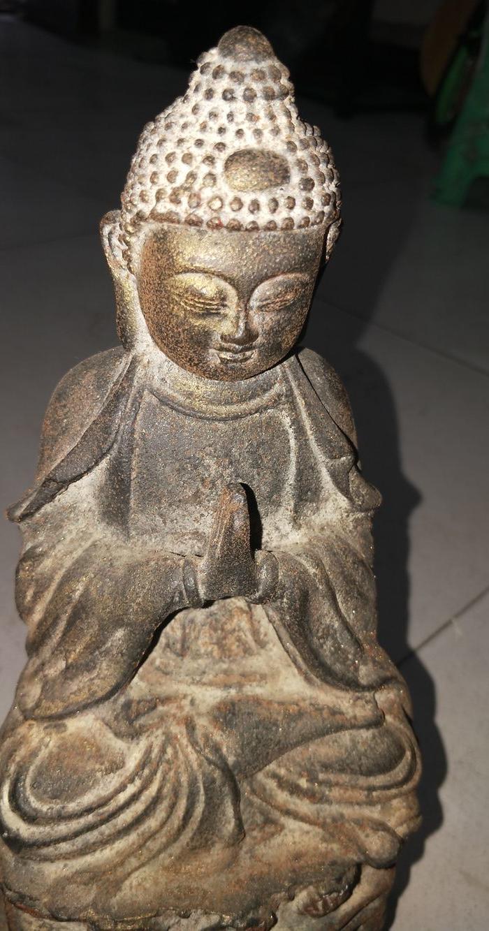 老人乡下收来的清代铁菩萨佛像一尊,保存完整,包浆自然