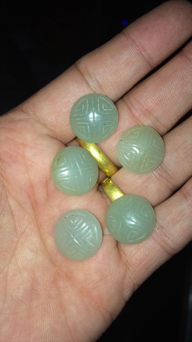 老和田玉纽扣一套