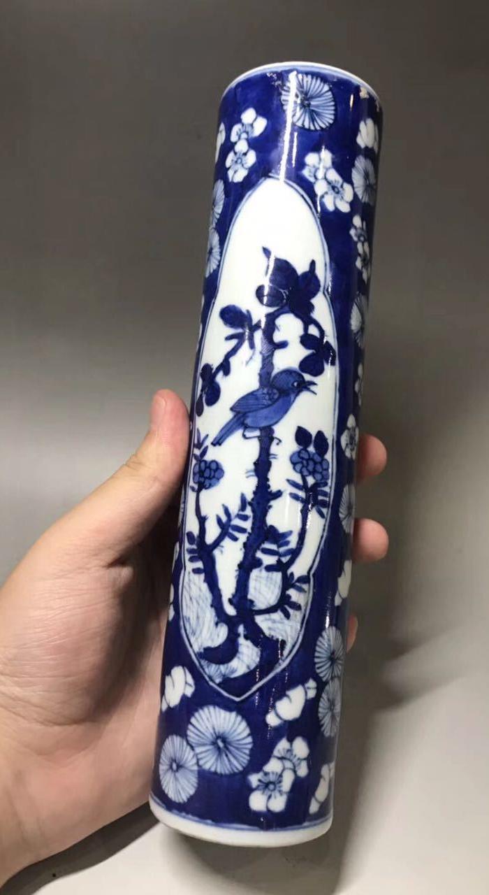 青花山水开窗香筒一只