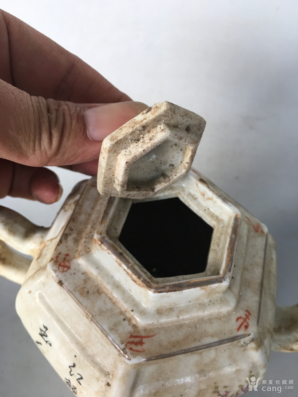 民国粉彩人物茶壶一把,底款 傅义祥造 15387830389