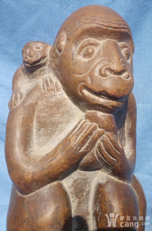 明代石雕猴子背猴寓意辈辈当官辈辈王侯高约15.5公分