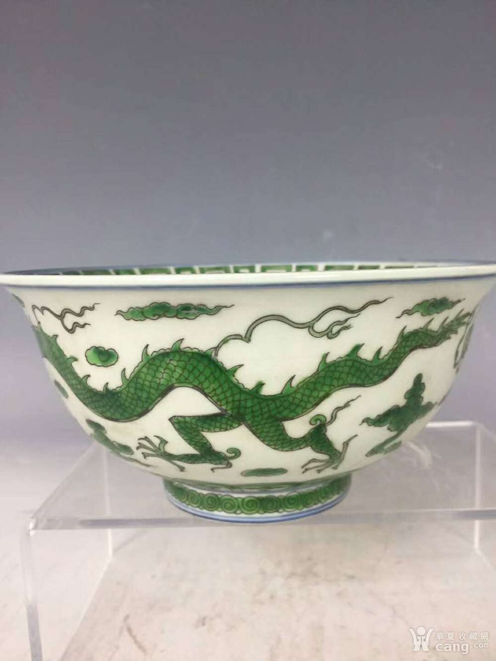 绿地釉龙纹大碗