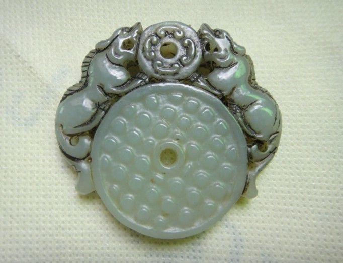 老和田玉鼓丁双龙戏珠佩