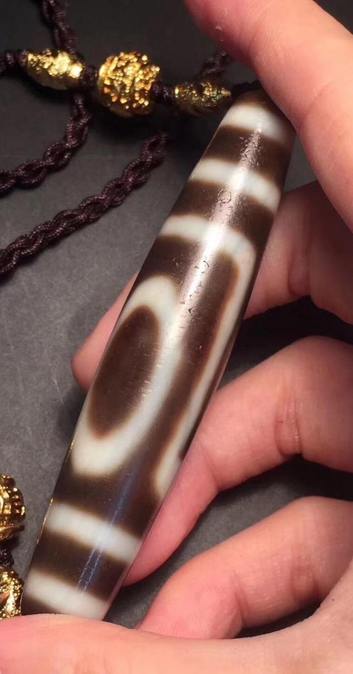 高油润一眼靠山天珠