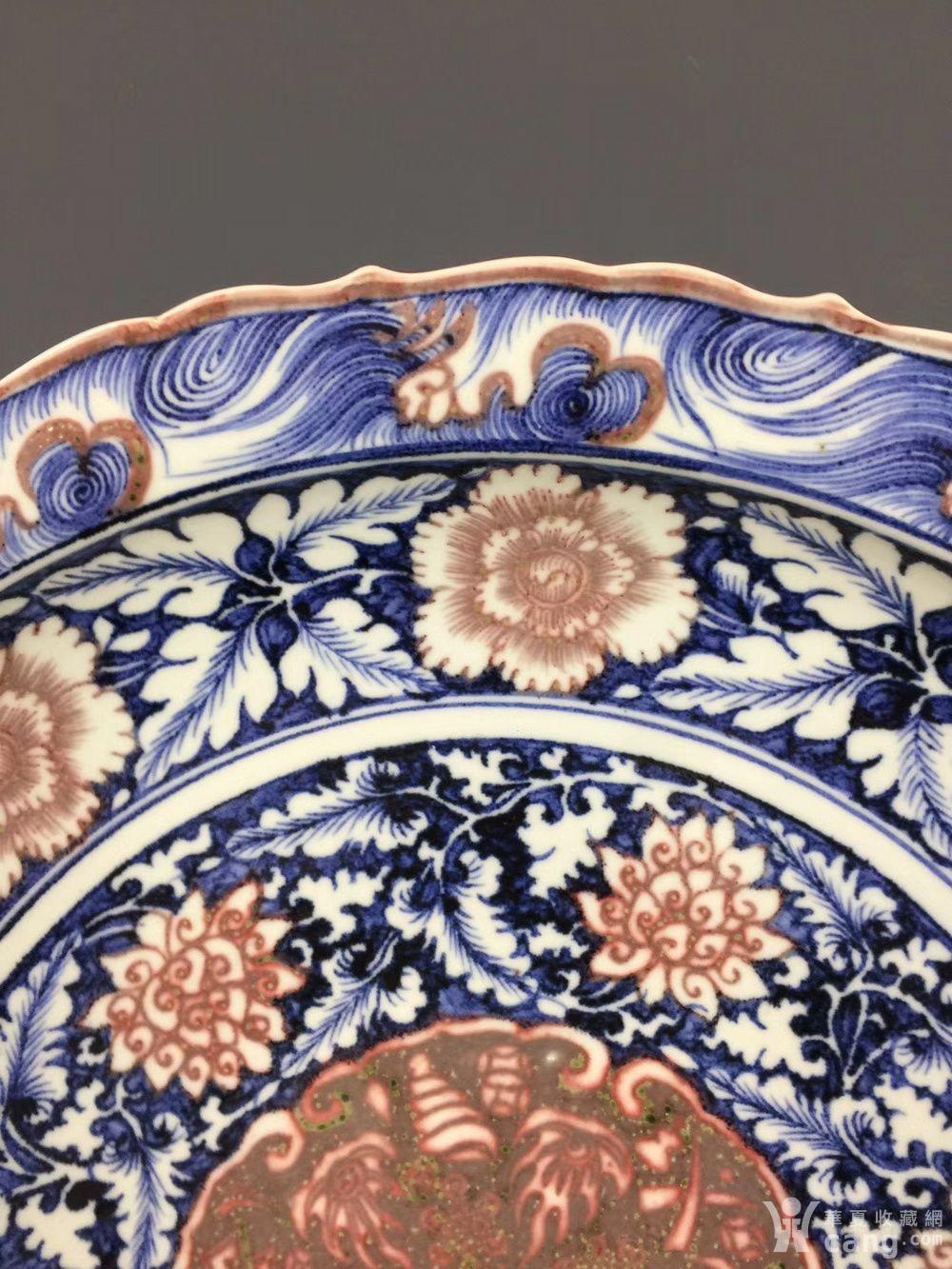 元青花釉里红莲花八宝纹棱口盘