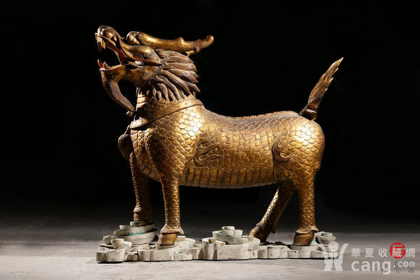 清中期.木胎漆金豪华123厘米大尺寸踏云麒麟大摆件