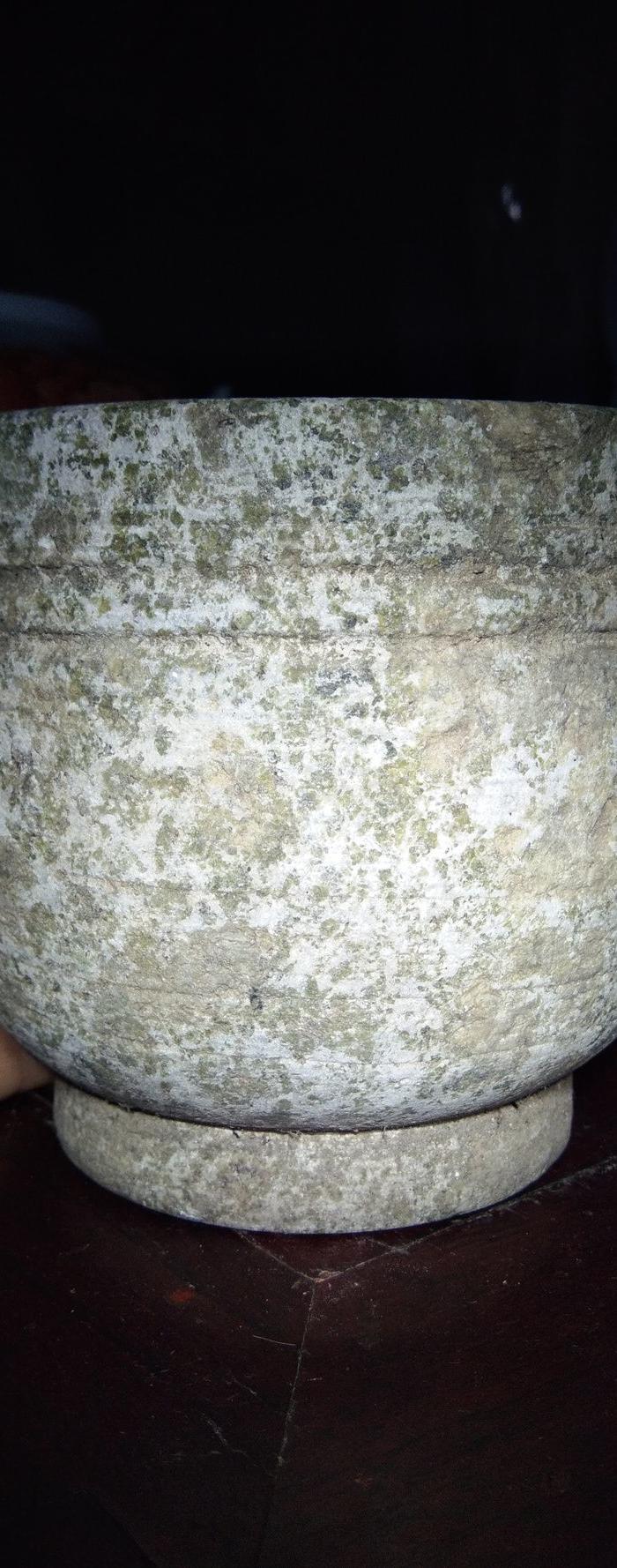 带花斑的石头捣药罐